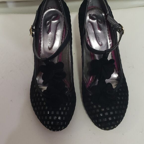 Poetic License of London Black rosette maryjane sz 6.5 Preowned - Picture 1 of 11